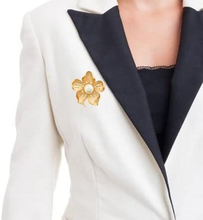 Yellow Flower White Pearl Brooch Fall Autumn Flower Pins Pearl Flower Gift for Mother Wife Wedding Bridal Bouquet Party Daily Accessory