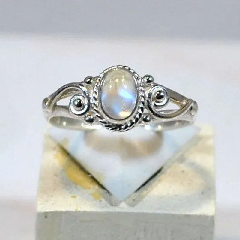 Exquisite Moonstone Engagement Ring Wedding Band Charming Jewelry Casual Accessory Christmas Anniversary Gift Bridal Rings for Women Size 5-11