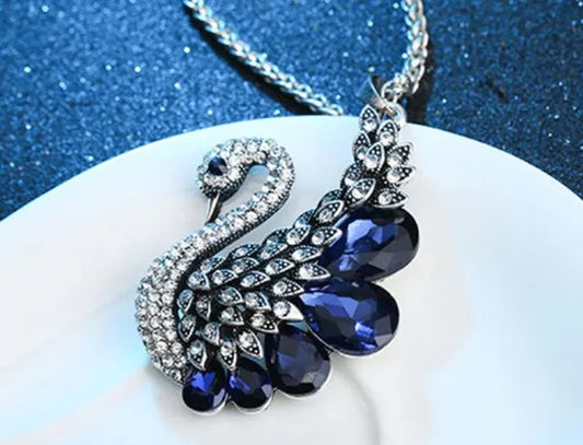 Elegant Crystal Swan Shape Pendant Necklace Female Temperament Pendant Long Sweater Chain