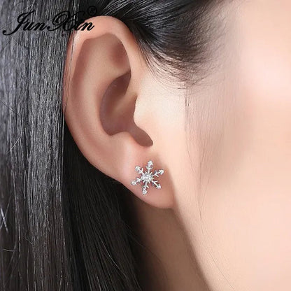Junxin Fashion Earrings New Exquisite Girls Earing Full Diamond Snowflakes Stud Earrings for Women Engagement Band Wedding Jewelry Earrings