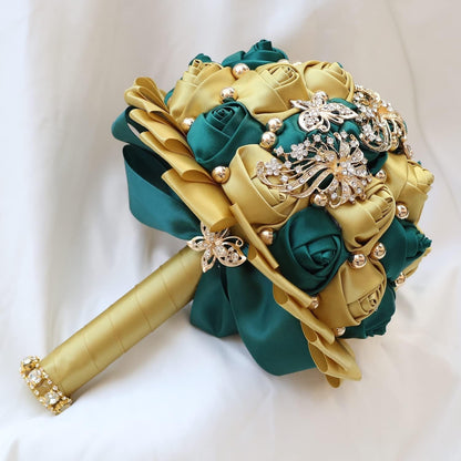 Golden Rhinestone Brooch Wedding Flowers Bridal Bouquets Crystal Bride Holding Bouquet White Ivory Satin Roses with Diamond
