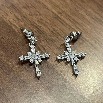 Fashion Copper Plated Platinum Personality Simple Retro Snowflake Cross Earrings Elegant Temperament Inlaid Diamond Earrings