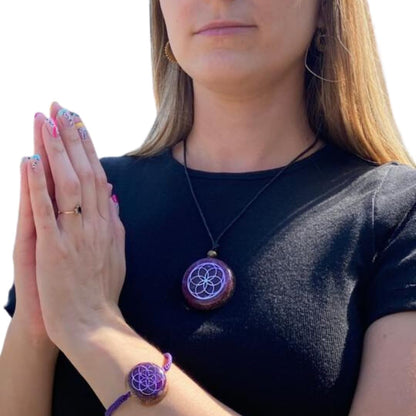 Orgone Necklace by Seed of Life - Healing Crystals - Protection - SBB Coil -Orgonite Pendant Gemstone Amethyst, Moonstone, Rose Quartz, Violet Meditation Yoga, Woman Handmade, Arte Orgones Design