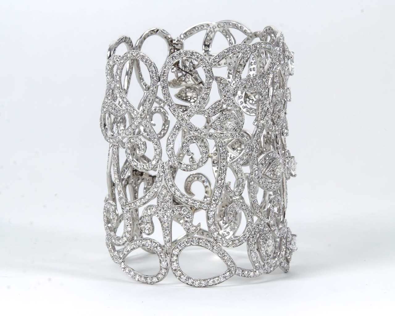 Magnificent 29.40 Carat Diamond 18k White Gold Wide Cuff Bracelet