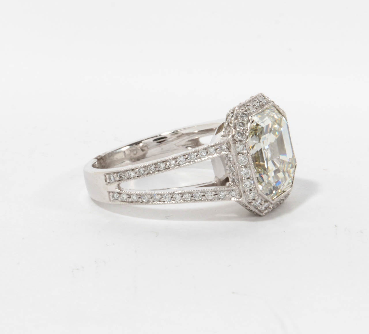 https://a.1stdibscdn.com/archivesE/jewelry/1stdibs/120613/DiamondSceneCC_DM//07/IMG_4638.jpg