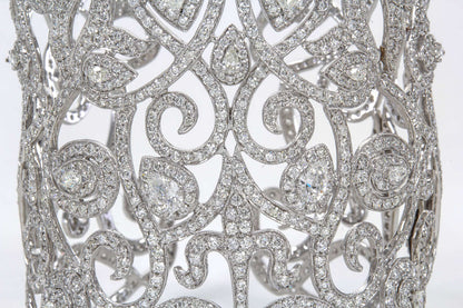 https://a.1stdibscdn.com/archivesE/jewelry/1stdibs/031815/DiamondScene_CC_DM//04/Diamond%20Scene%2020.jpg