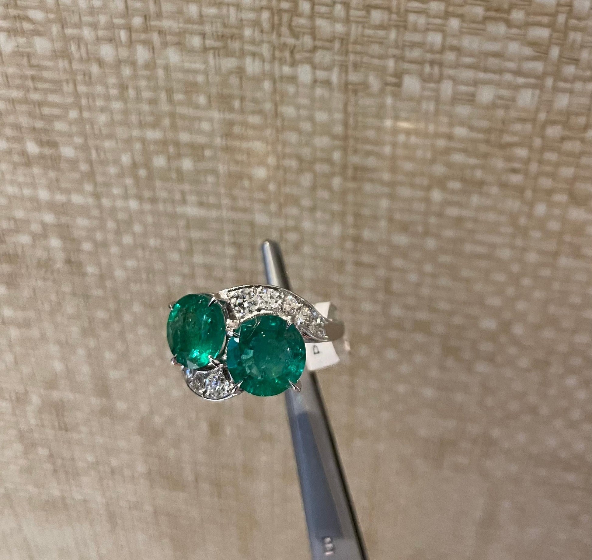 https://a.1stdibscdn.com/circa-1950s-emerald-and-diamond-ring-set-in-platinum-for-sale-picture-5/j_415/j_1127971664907614621/E8A0AF19_992D_48D3_90DA_86077083E1CE_master.jpeg