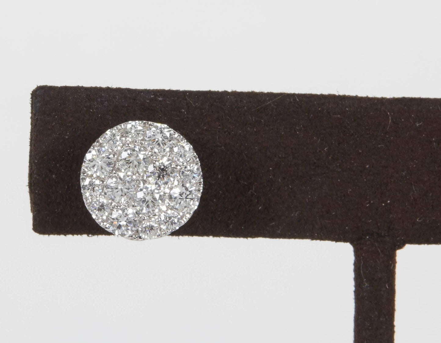 Diamond Scene 1.68ct Round Diamond Cluster 18k Gold Stud Earrings