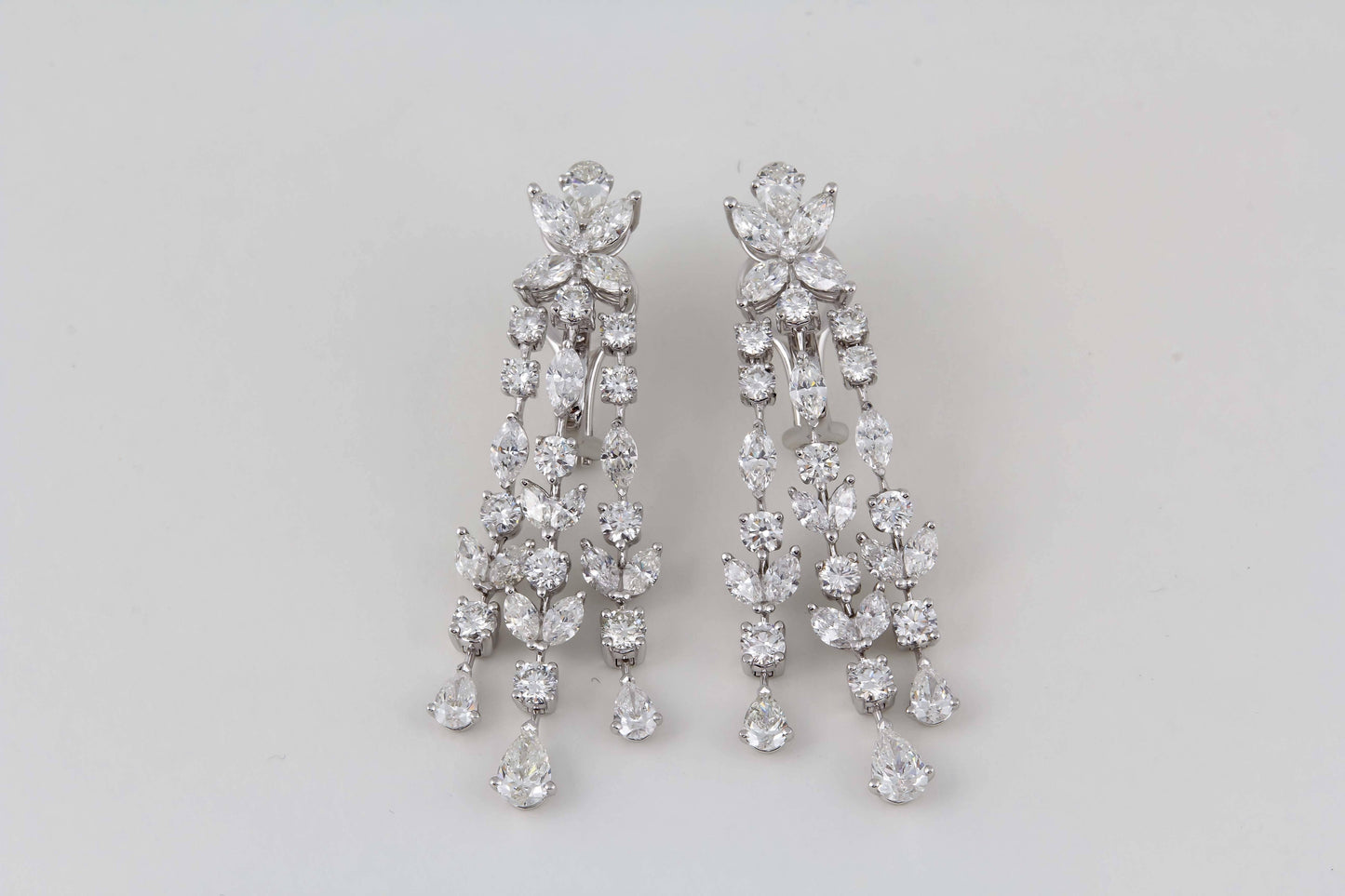Stunning 12.36 Carat VS Diamond Chandelier Earrings 18k White Gold