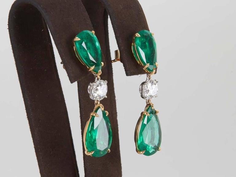 Elegant Handmade Green Emerald and Diamond 18k Gold Drop Earrings