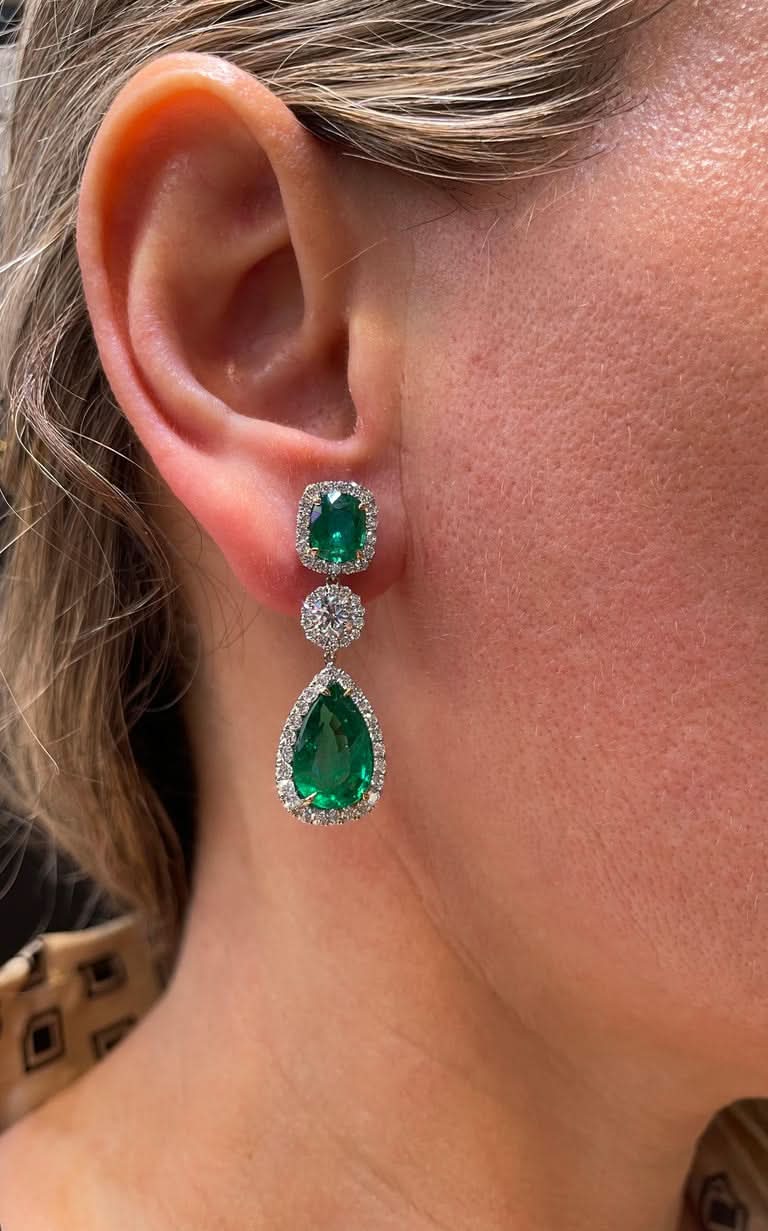 https://a.1stdibscdn.com/emerald-and-diamond-drop-earrings-for-sale-picture-3/j_415/j_229928921717078772072/2P6A1496_master.jpg?width=768