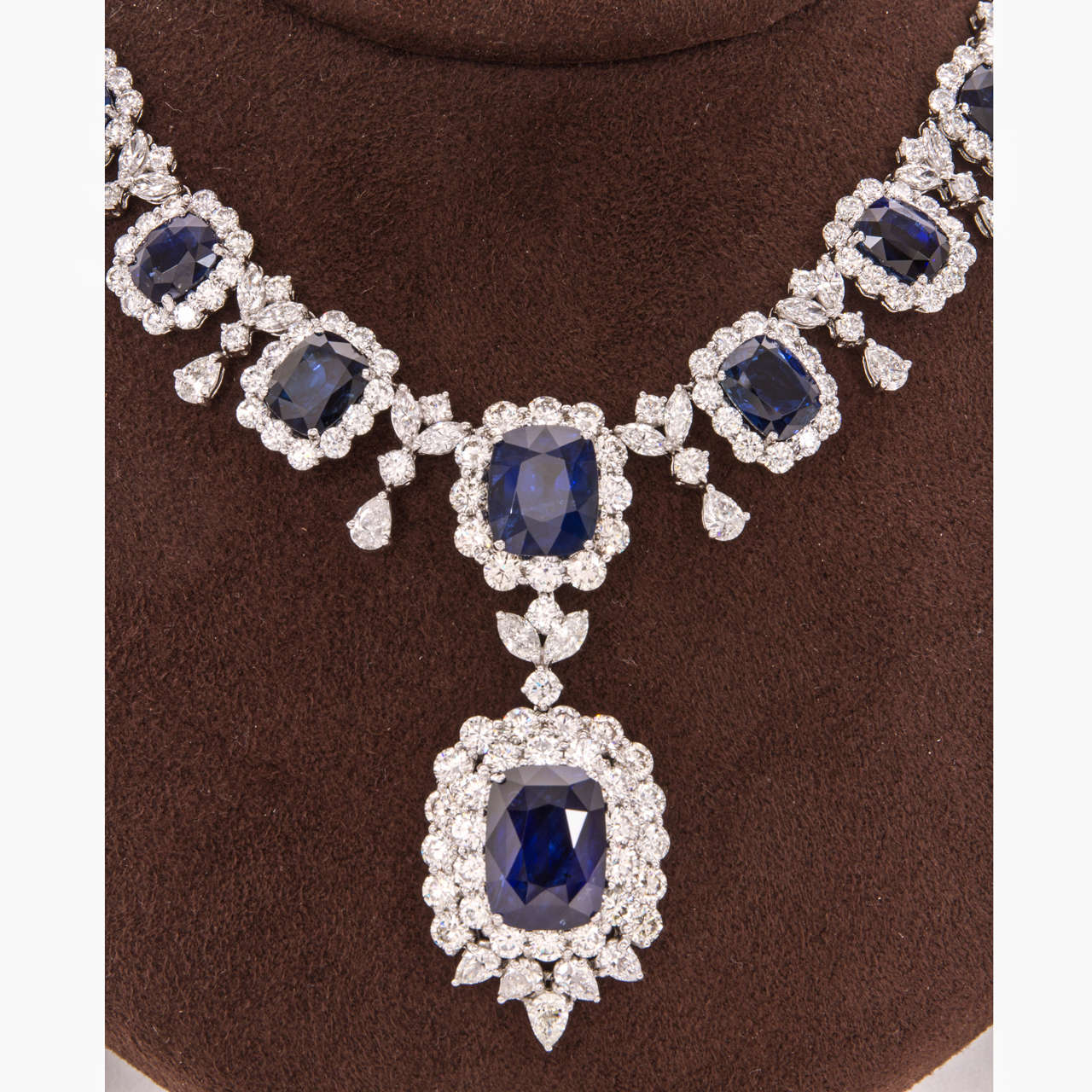 https://a.1stdibscdn.com/archivesE/jewelry/1stdibs/051514/DiamondScene_CC_DM//10/IMG_5729.jpg