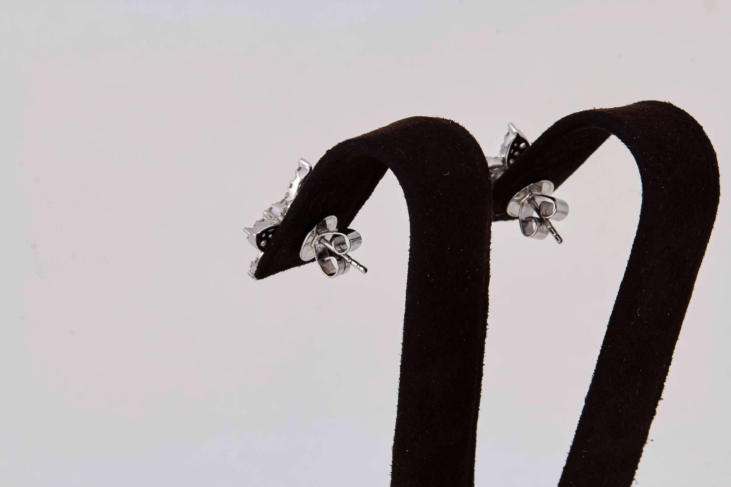18k White Gold 1.85ct Brilliant Diamond Cluster Stud Earrings