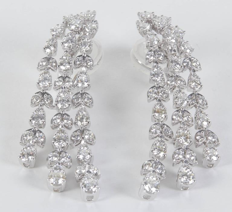 Stunning 6.87 Carat Round Brilliant Diamond Drop Earrings 18k Gold