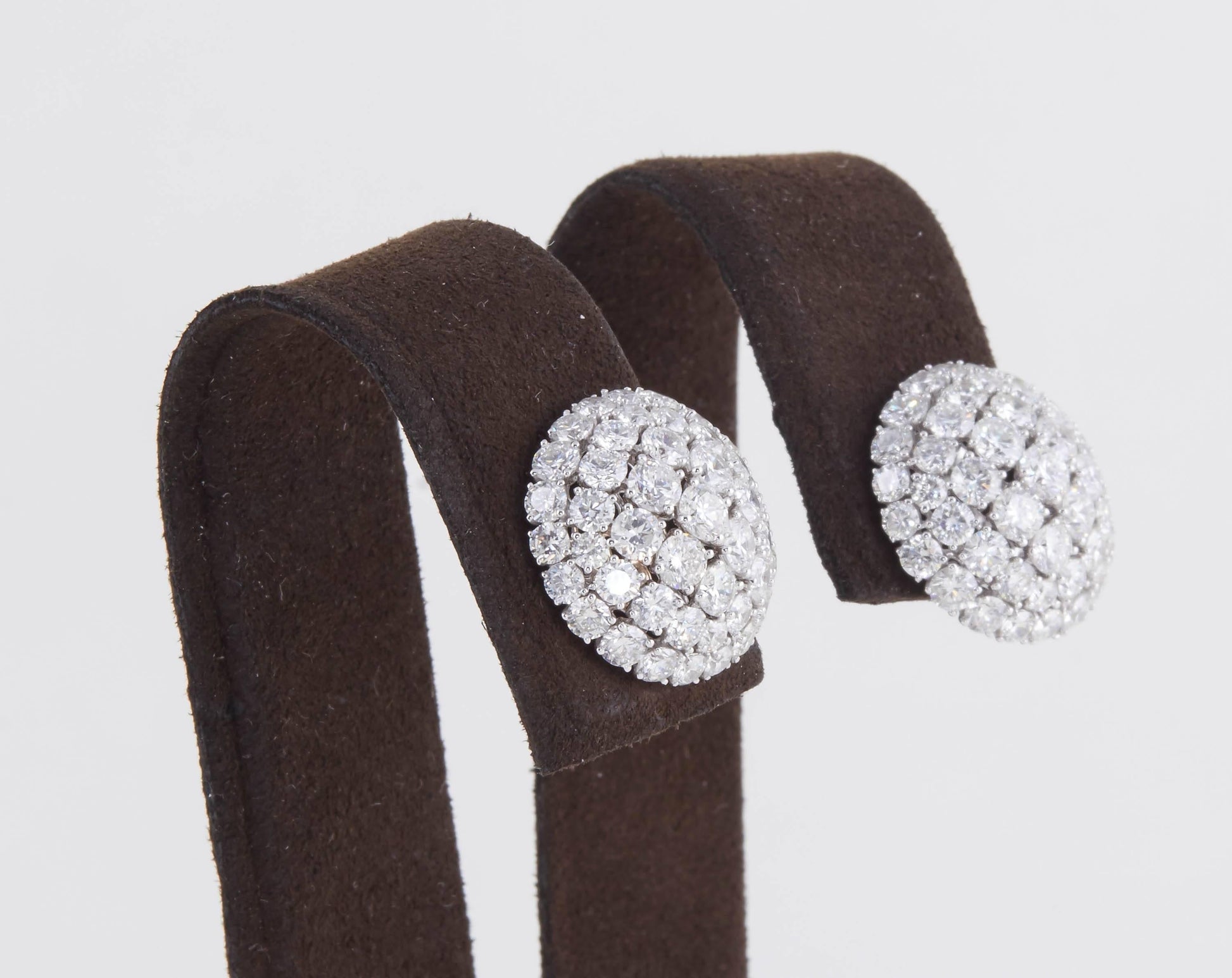 https://a.1stdibscdn.com/diamond-dome-button-earrings-for-sale-picture-5/j_415/j_168438121661970316835/IMG_7512_master.jpg