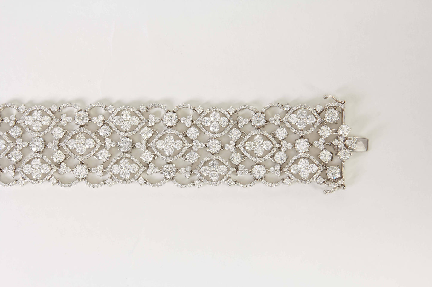 Exquisite 28.12 Carat Diamond Lace Bracelet in 18k White Gold