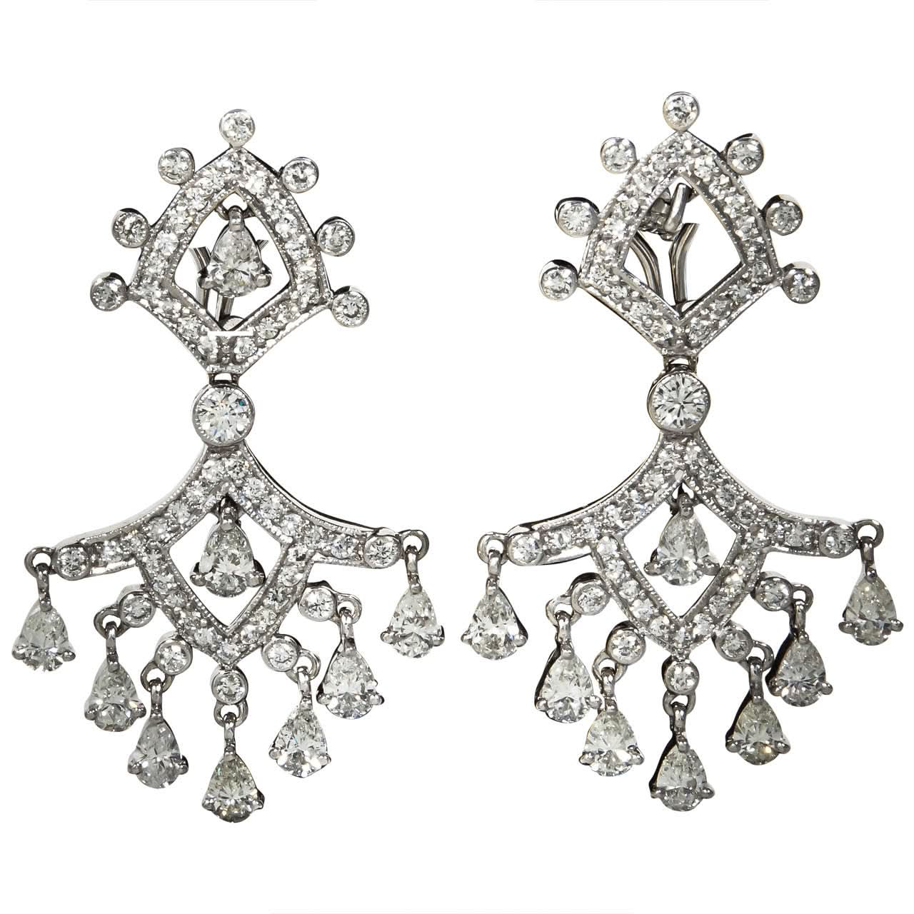 Luxurious 8.37 Carat Diamond 18k White Gold Chandelier Earrings