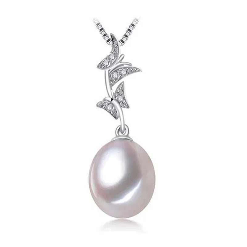 Majesty Diamonds MDS170011 Freshwater Pearls Solitaire with Accents Pendant Necklace in .925 Sterling Silver