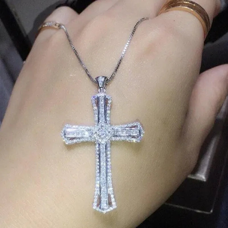 Religious Cross Shaped Pendant Necklace Paved Moissanite Charm Necklace for Men and Women Simple Fashion Jewelry Unisex Clavicle Necklace Party Christmas Gifts