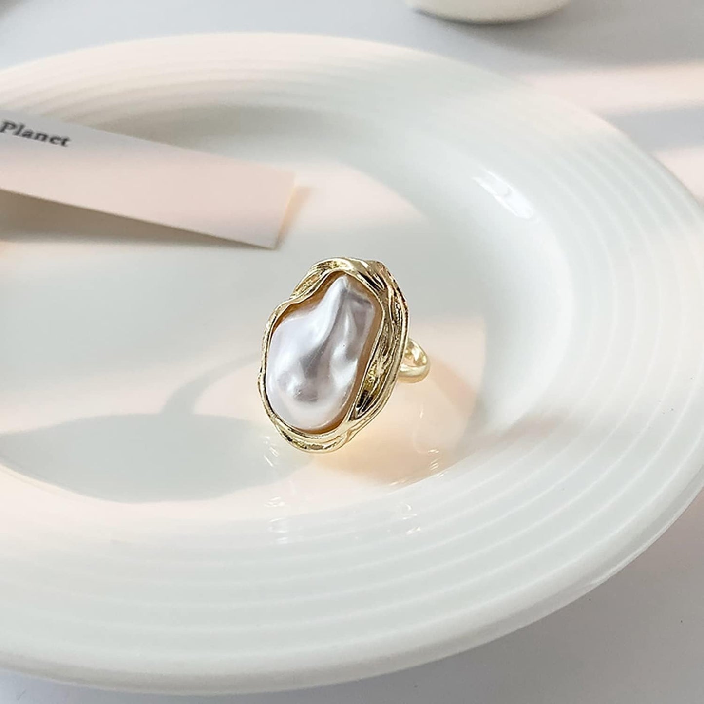 Irregular Pearl Ring for Women 18K Gold Baroque Pearl Ring Silver Geometrical Statement Ring Fashion Wedding Jewelry Gifts for Women Girls