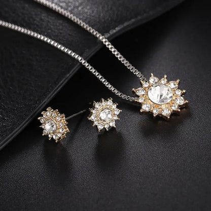 New Creative Diamond Snowflake Necklace Earring Set Pendant Necklace Female Necklace Set