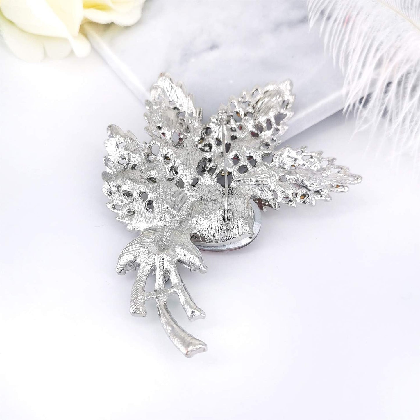 Big Large Brooch Pin Austrian Crystal Leaf Shape Bouquet Rhinestone Scarf Decoration Wreath Cloth Brooches Pins for Women Girls