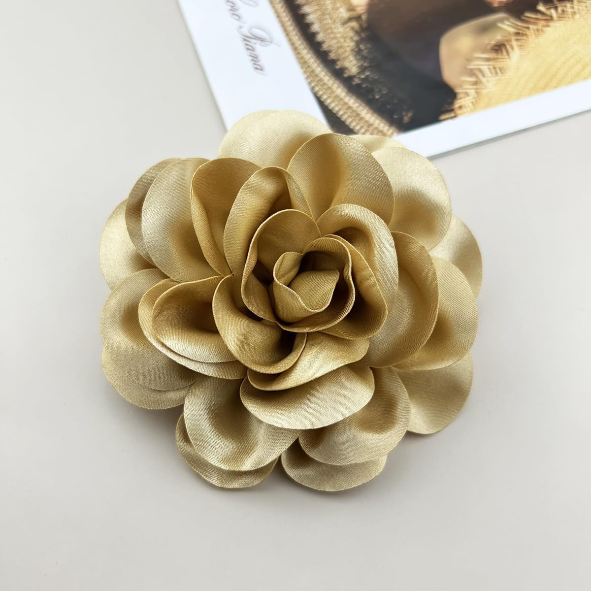Dainty Satin Fabric Rose Flower Brooches Elegant Camellia Flower Large Brooch Lapel Pins Wedding Party Dance Banquet for Women Dress Suit Ceremony Clothes Accessories Jewelry
