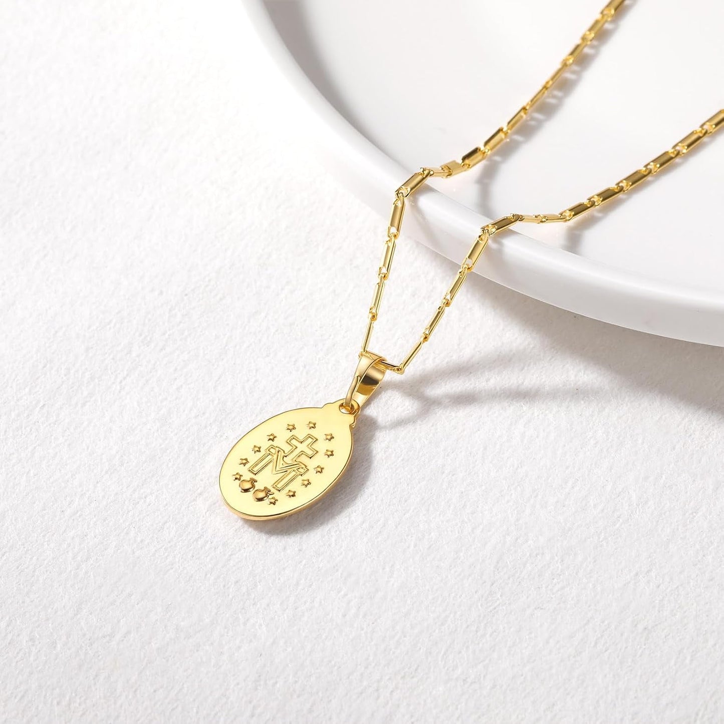Virgin Mary Necklace 18K Gold Plated Women/Men Christian Jewelry Our Lady of Guadalupe Medal Pendant Mother Mary Necklace
