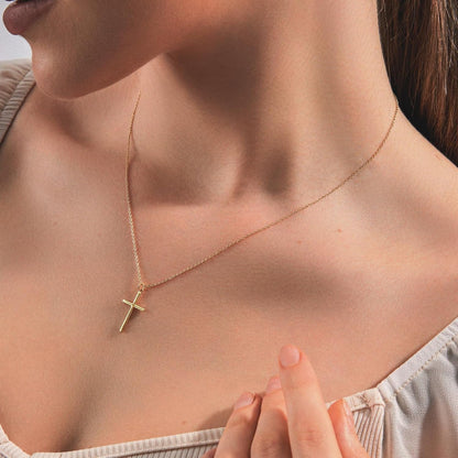 Cross Necklace for Women - 18K Gold Plated Cross Pendant Necklace Dainty Simple Gold Cross Necklace Tiny Gold Cross Necklaces for Women Trendy Gold Jewelry for Women Gift