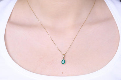10K Yellow Gold Natural Emerald Diamond (SI1) Pendant for Women