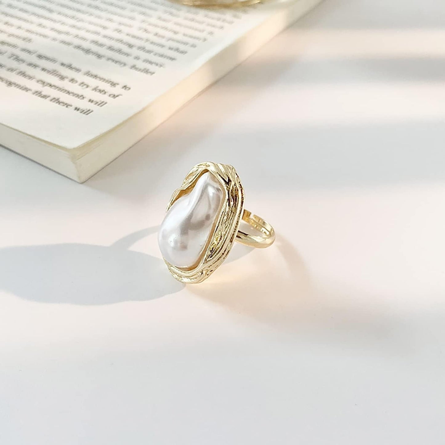 Irregular Pearl Ring for Women 18K Gold Baroque Pearl Ring Silver Geometrical Statement Ring Fashion Wedding Jewelry Gifts for Women Girls