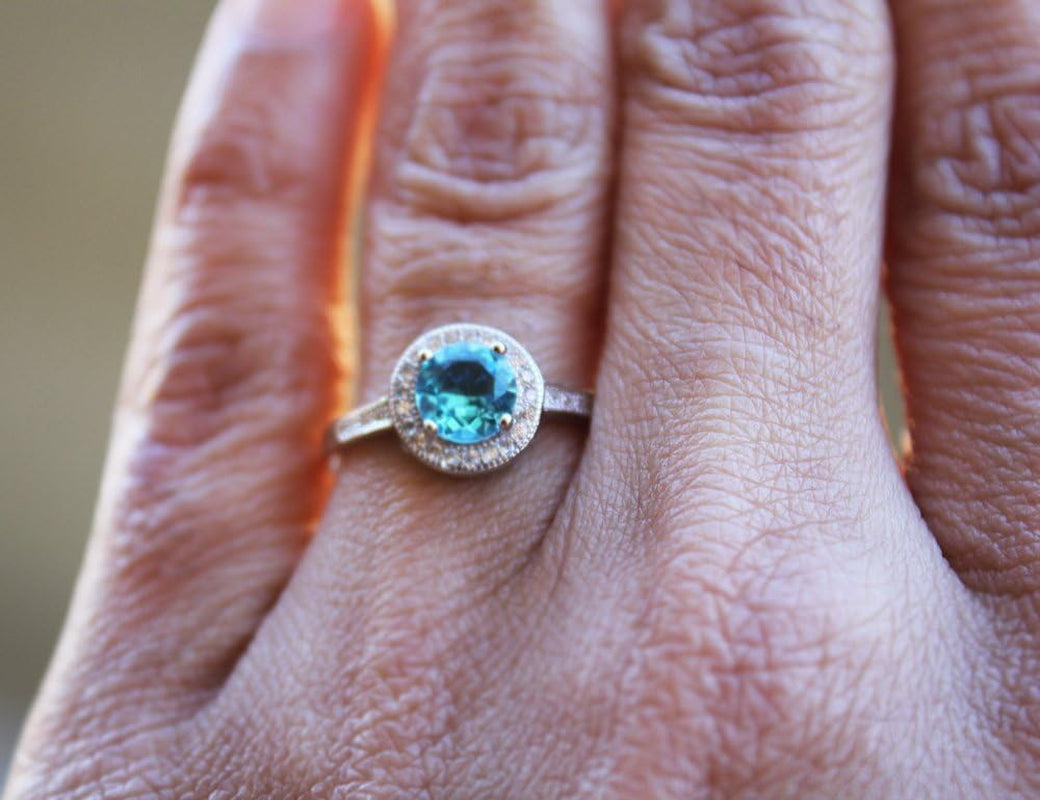 1.25Ct Halo Set Solitaire Cubic Zirconia & Simulated Gemstone Promise Engagement Ring .925 Sterling Silver Ring Sizes 3-12 Colors