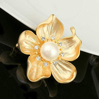 Yellow Flower White Pearl Brooch Fall Autumn Flower Pins Pearl Flower Gift for Mother Wife Wedding Bridal Bouquet Party Daily Accessory