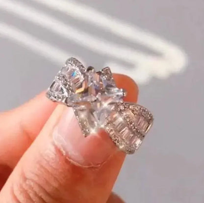 Fashion Jewelry Ellipse White Sapphire Zircon Aaas Ring Gold-Plated Water Drop Rings