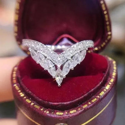 Unique Design Fashion Ring Marquise Cut Rings for Women Jewelry Beautiful Female Bride Engagement Wedding Band Party Accessories Anniversary Gift