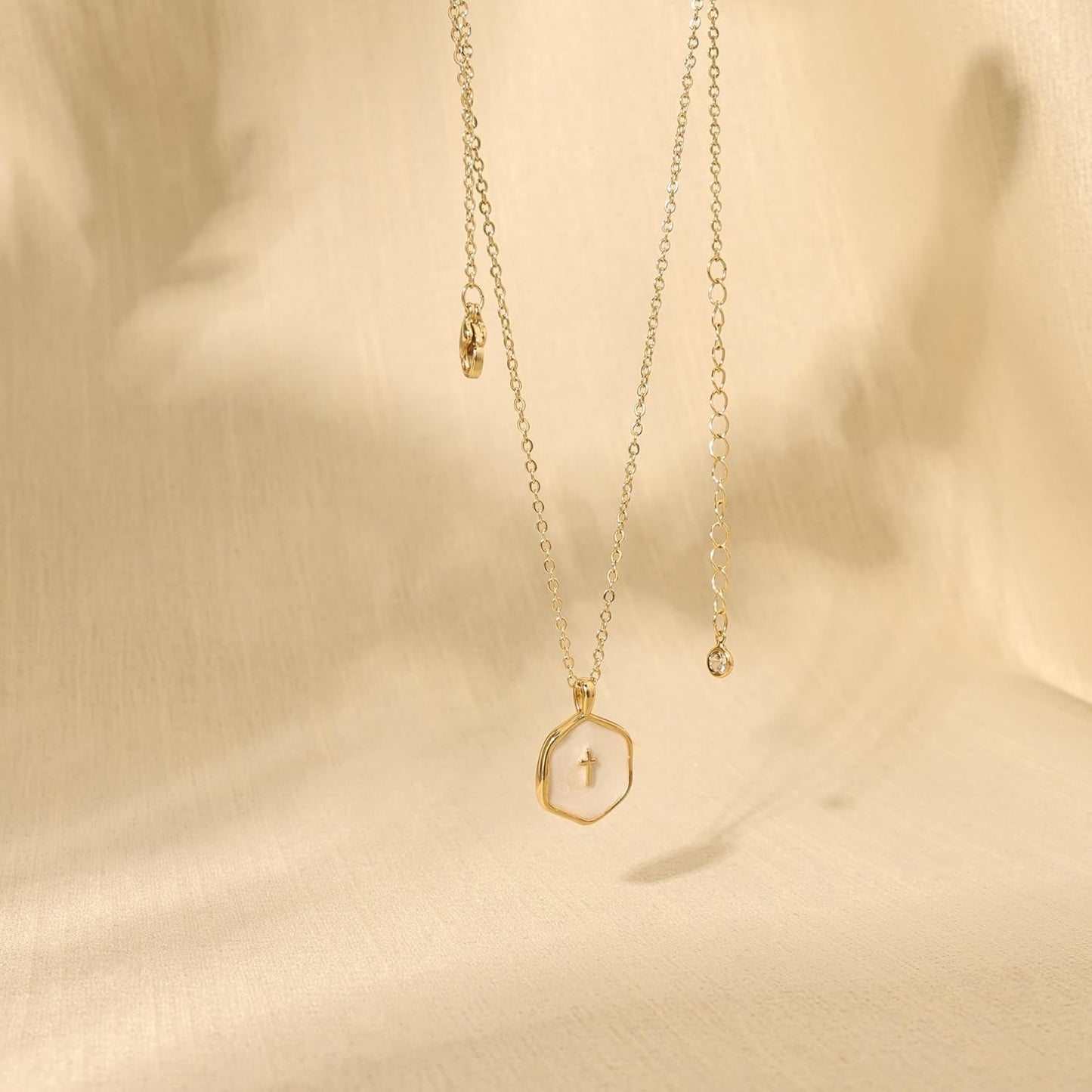 Cross Necklace for Women,14K Dainty Gold Plated Cross Necklaces Simple Pendant Necklaces for Women Trendy Small Gold Charm Necklace Cute Choker for Women Jewelry Gifts