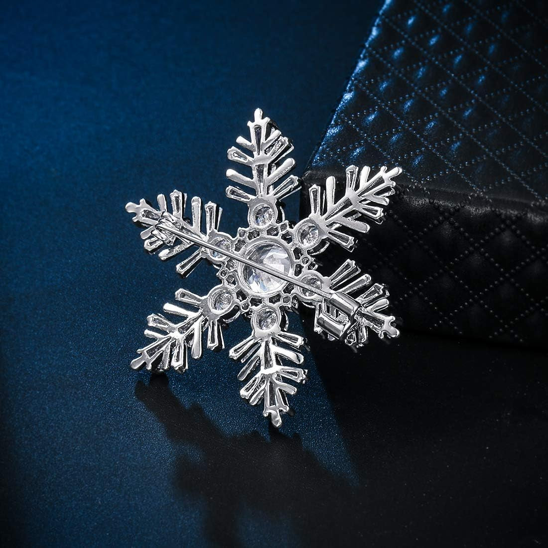 White Gold Plated Cubic Zirconia CZ Winter Art Deco Snowflake Flower Clear Brooch Pin for Women Lady