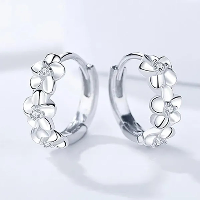 1 Pair Simple Cute Crystal Diamond Moissanite Flower Hoop Huggie Earrings for Women Girl Engagement Ear Studs Jewelry