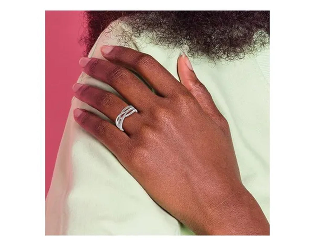 1/10 Carat (ctw) Diamond Crossover Ring in 14K White Gold