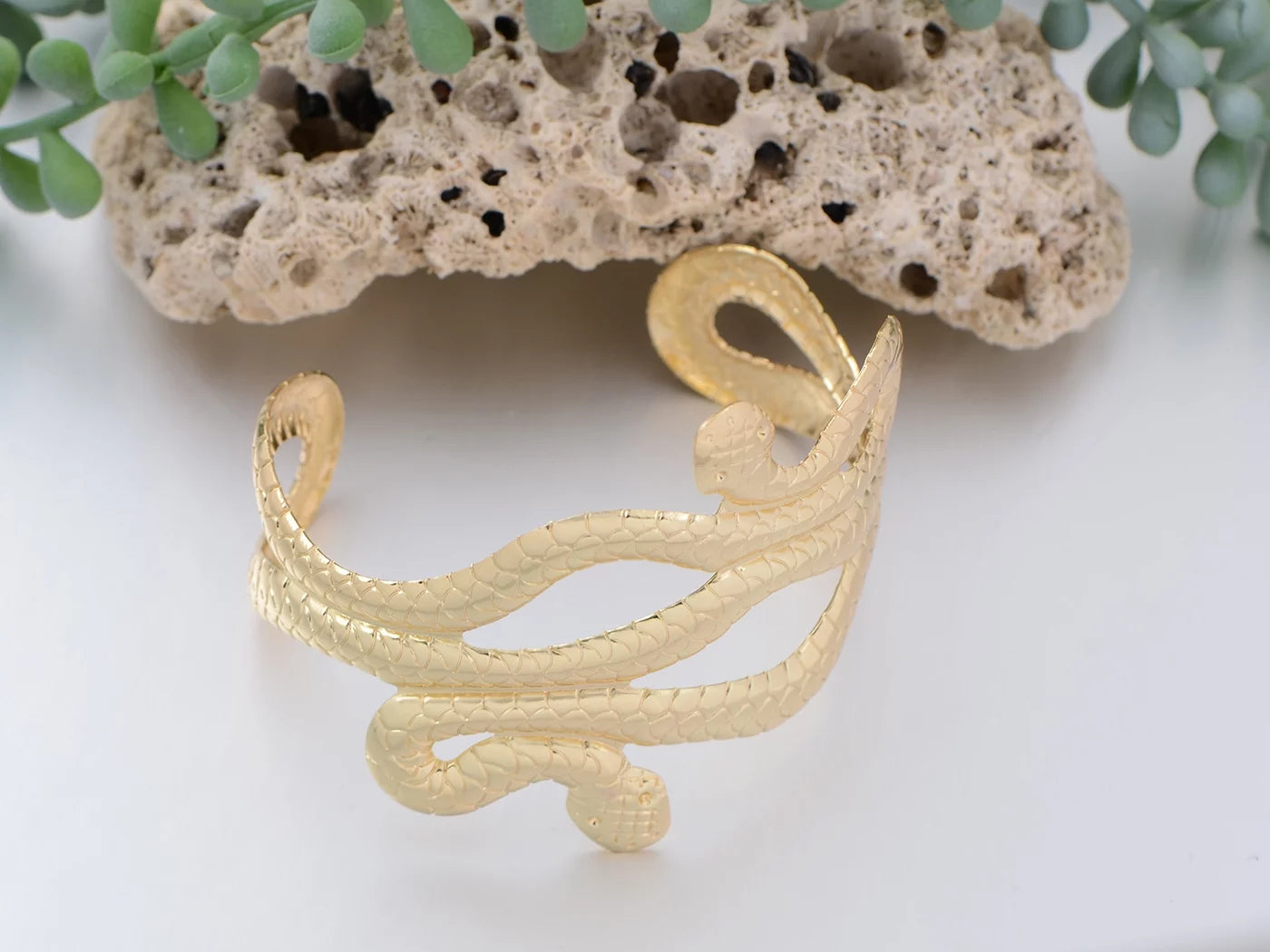 Metal Tone Asian Carved Double Twin Dancing Snakes Serpents Bangle Bracelet, Gold