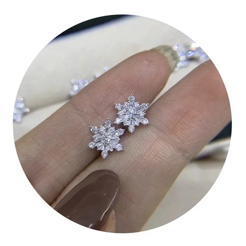 Ear Stud for Women Silver Plated White Sapphire Lab Diamond Snowflake Flower Stud Earrings Bridal Engagement Wedding Fashion Jewelry