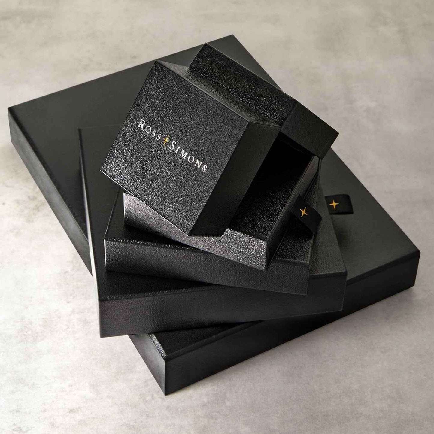 Italian Sterling Silver Rolling Bangle Bracelet. 8.5 Inches