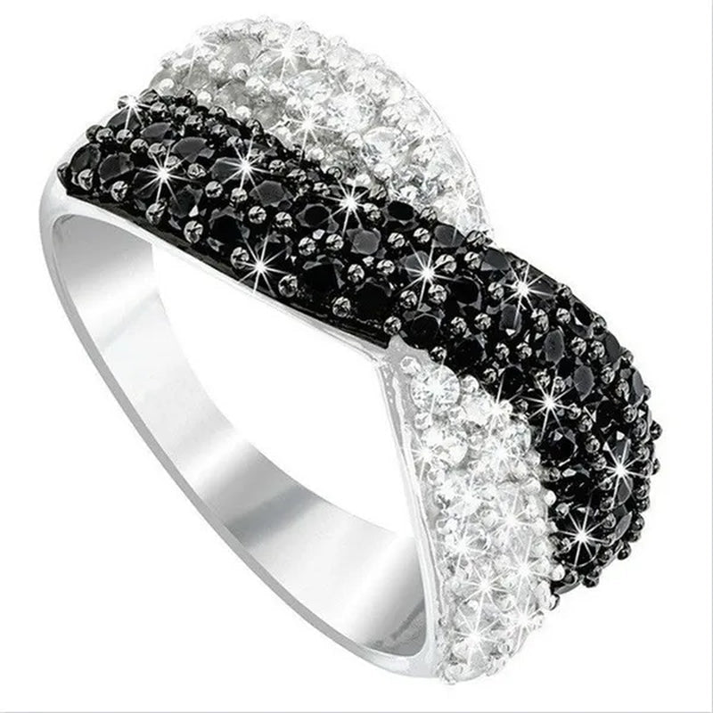 Exquisite European and American Ladies Classic Creative Two - Color Black and White Diamond Ring Ring Size: 5 - 11 - WORLD TIME VISITS