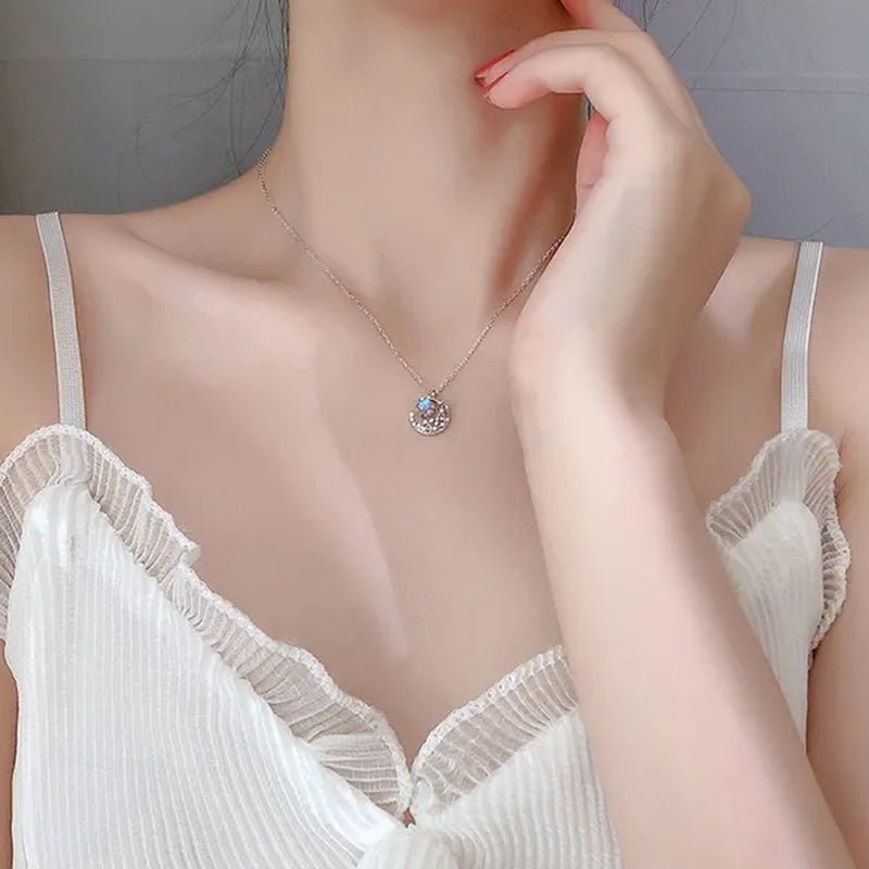 Exquisite Fashion Zircon Set Gem Moon Necklace Elegant Women's Pendant Necklace Fairy Necklace Exquisite Fashion Accessories Lover's Gift Necklace Anniversary Christmas Gift Jewelry