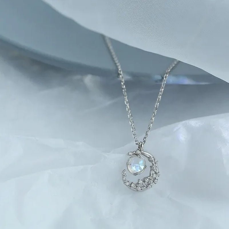 Exquisite Fashion Zircon Set Gem Moon Necklace Elegant Women's Pendant Necklace Fairy Necklace Exquisite Fashion Accessories Lover's Gift Necklace Anniversary Christmas Gift Jewelry