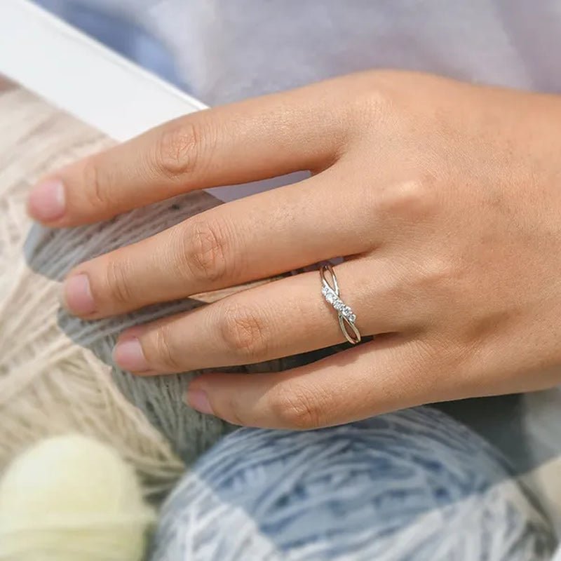 Exquisite Silver Color Twist Ring Shiny Crystal Zircon Wedding Band Engagement Rings for Women Anniversary Party Gift