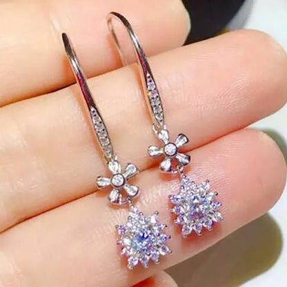 Exquisite Snowflake Shaped Brilliance Lab Diamond Drop Earrings Silver Plated Hook Earrings for Women Wedding Bridal Banquet Party Fashion Christmas Gift