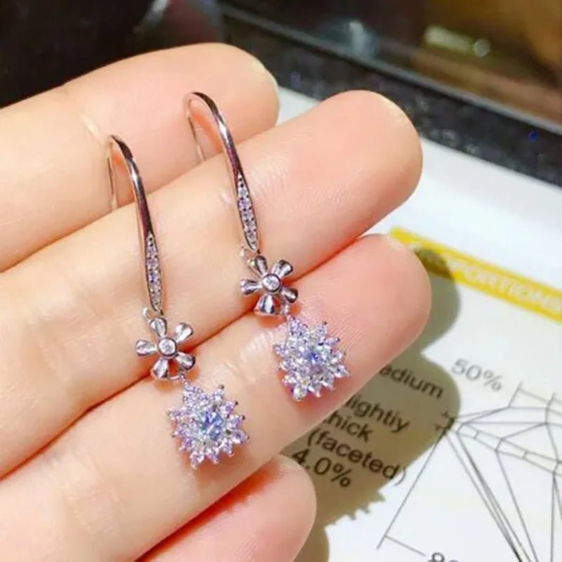 Exquisite Snowflake Shaped Brilliance Lab Diamond Drop Earrings Silver Plated Hook Earrings for Women Wedding Bridal Banquet Party Fashion Christmas Gift