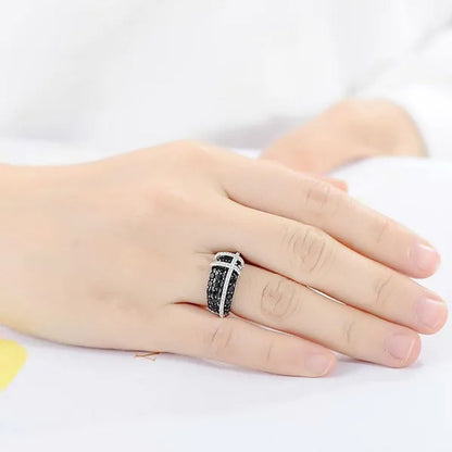 Fashion Women Creative Cross Cross Zircon Ring Black and White Bicolor Zircon Ring Engagement Rings for Women Princess Jewelry Lovely Girl Birthday Party Anniversary Gift Size: 5-11