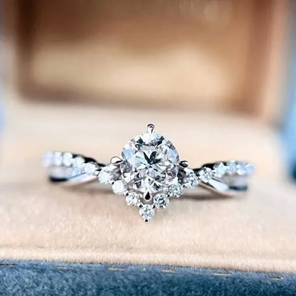 Fashion Accessories Gorgeous 925 Sterling Silver White Sapphire Round Cut Moissanite Diamond Ring Elegant Bride Wedding Jewelry for Women Rings Engagement Anniversary Party Band Gift Size 4-12 Bague Femme